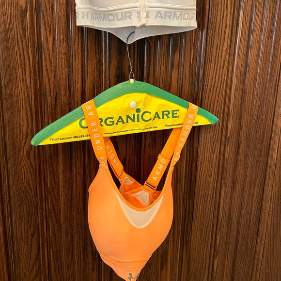 Set of 2 UnderArmour sports bras 34C/ small - Picture 1 of 7